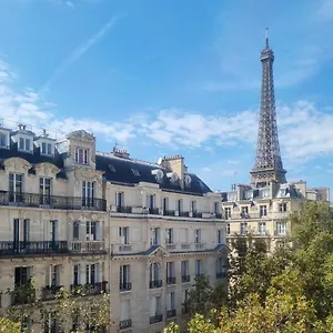 ** Hotel Eiffel Kensington França