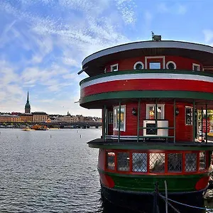 ** Botel Den Roeda Baten Suécia